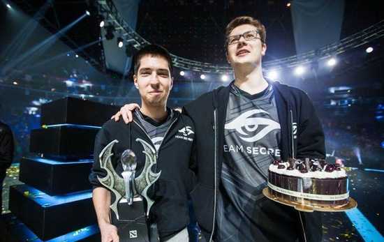 Zdz发文：没比赛打的话生活会失去目标，在努力找工作了