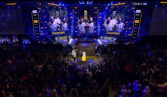 今年英雄联盟S12全球总决赛，将在NBA球队金州勇士主场场馆举行