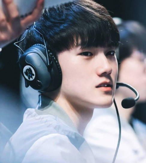 什么是“博弈论中的零知识证明”？未来线上牌局透明度的新曙光。（博弈论中的零知识证明：线上牌局透明化的新时代）