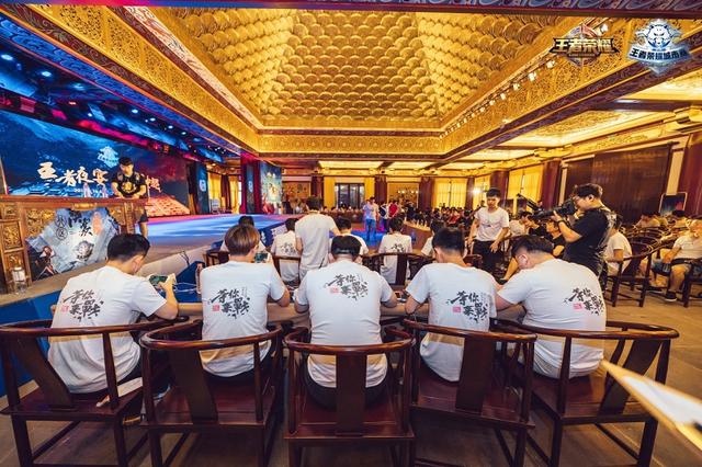 大气！RNG花100W包机出征2025MSI！